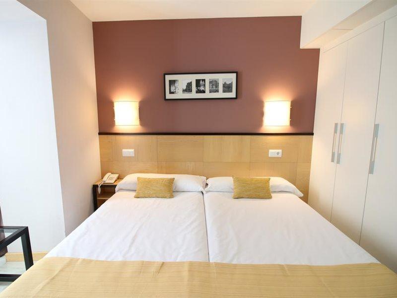 Hotel Alda Entrearcos Бургос Экстерьер фото
