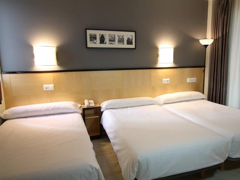 Hotel Alda Entrearcos Бургос Экстерьер фото