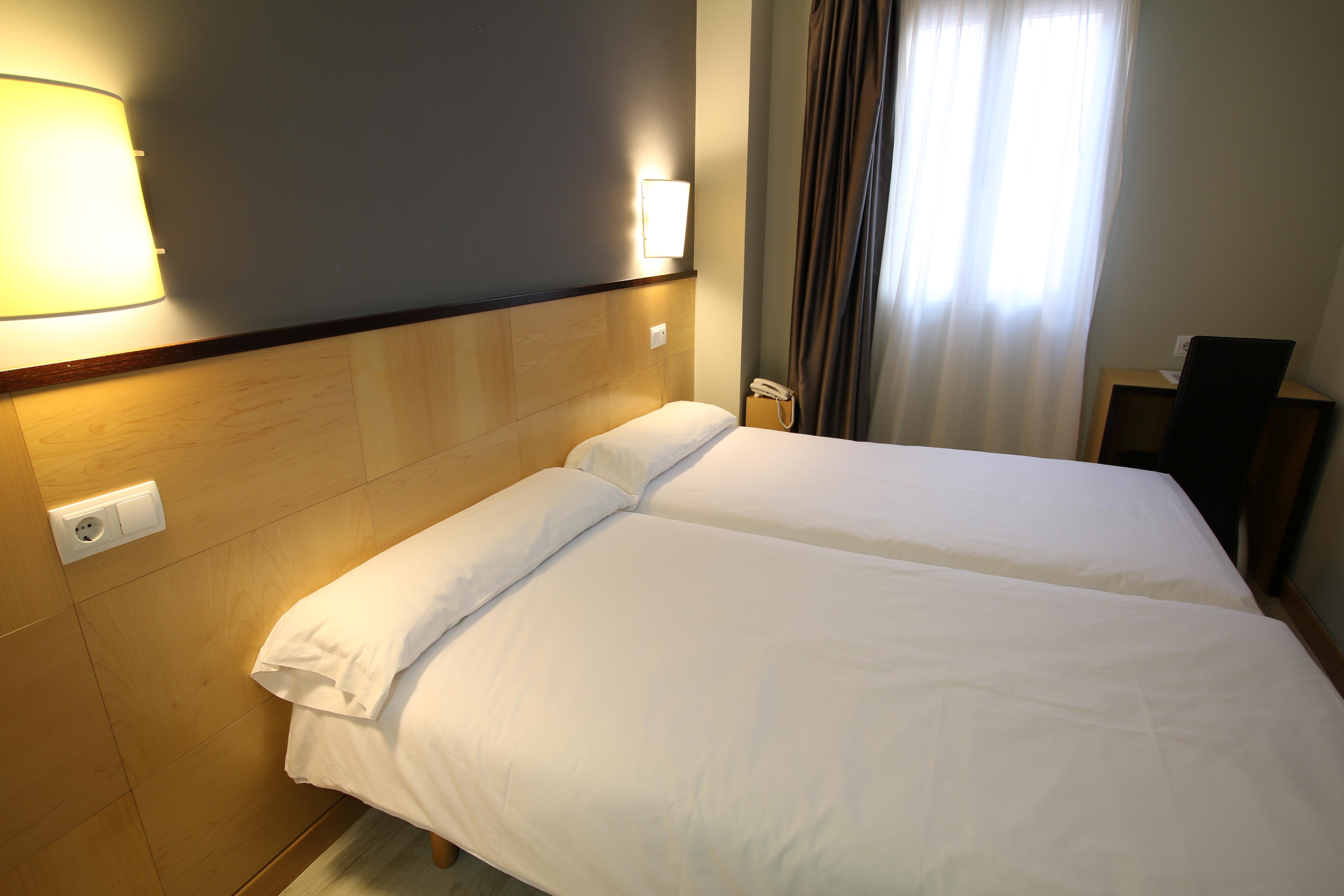 Hotel Alda Entrearcos Бургос Экстерьер фото