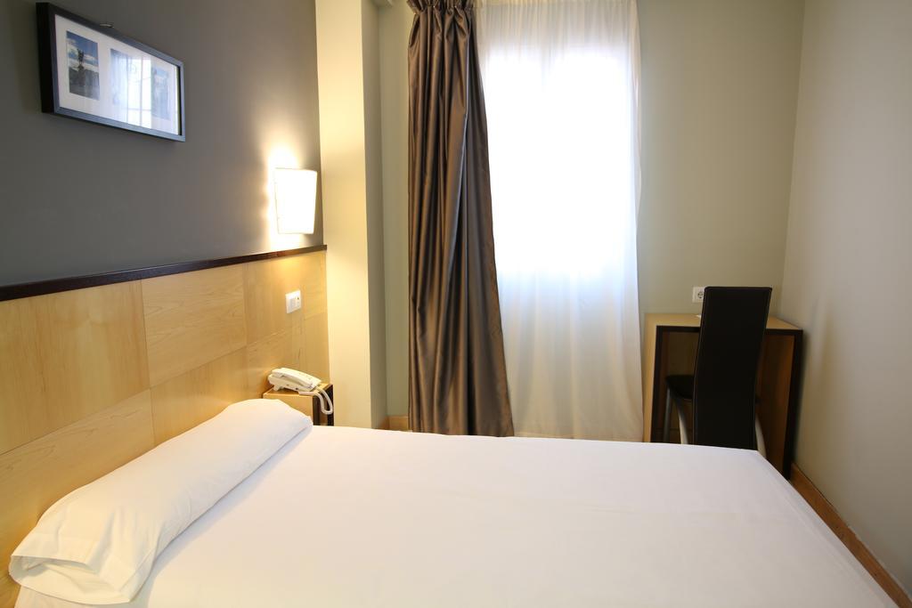 Hotel Alda Entrearcos Бургос Экстерьер фото